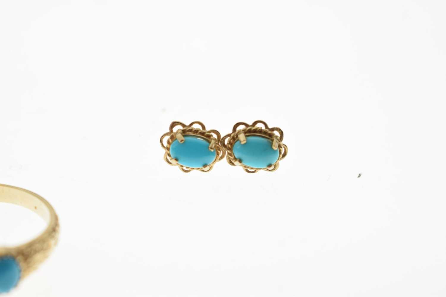 Turquoise five-stone 9ct gold ring and two pairs of turquoise earrings (3) - Image 7 of 9