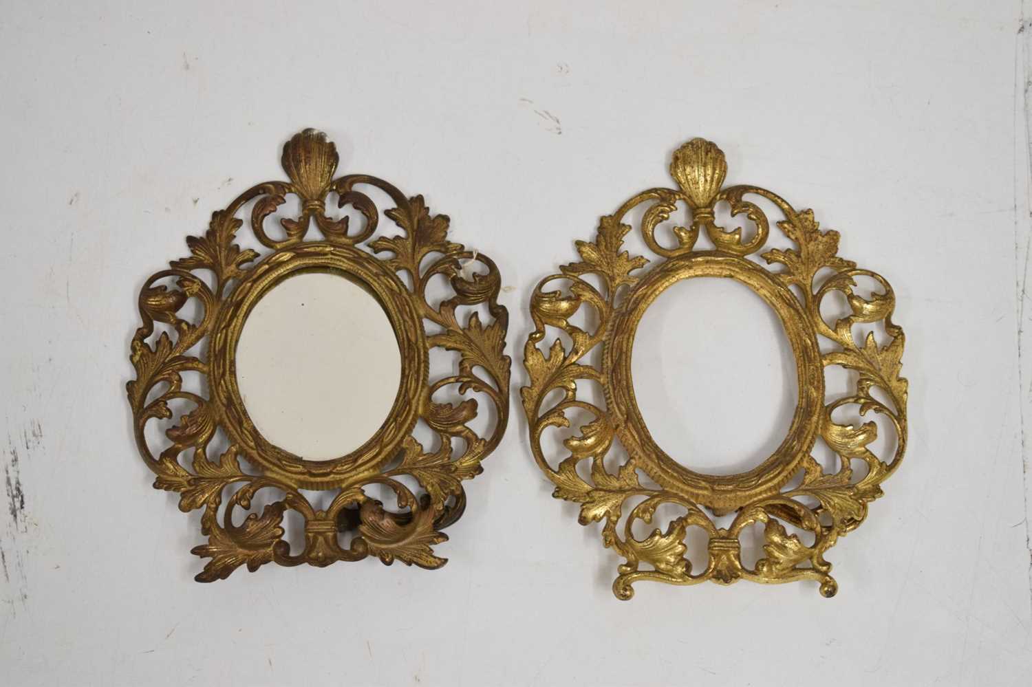 Pair of 20th century gilt cast oval frames - Bild 2 aus 7