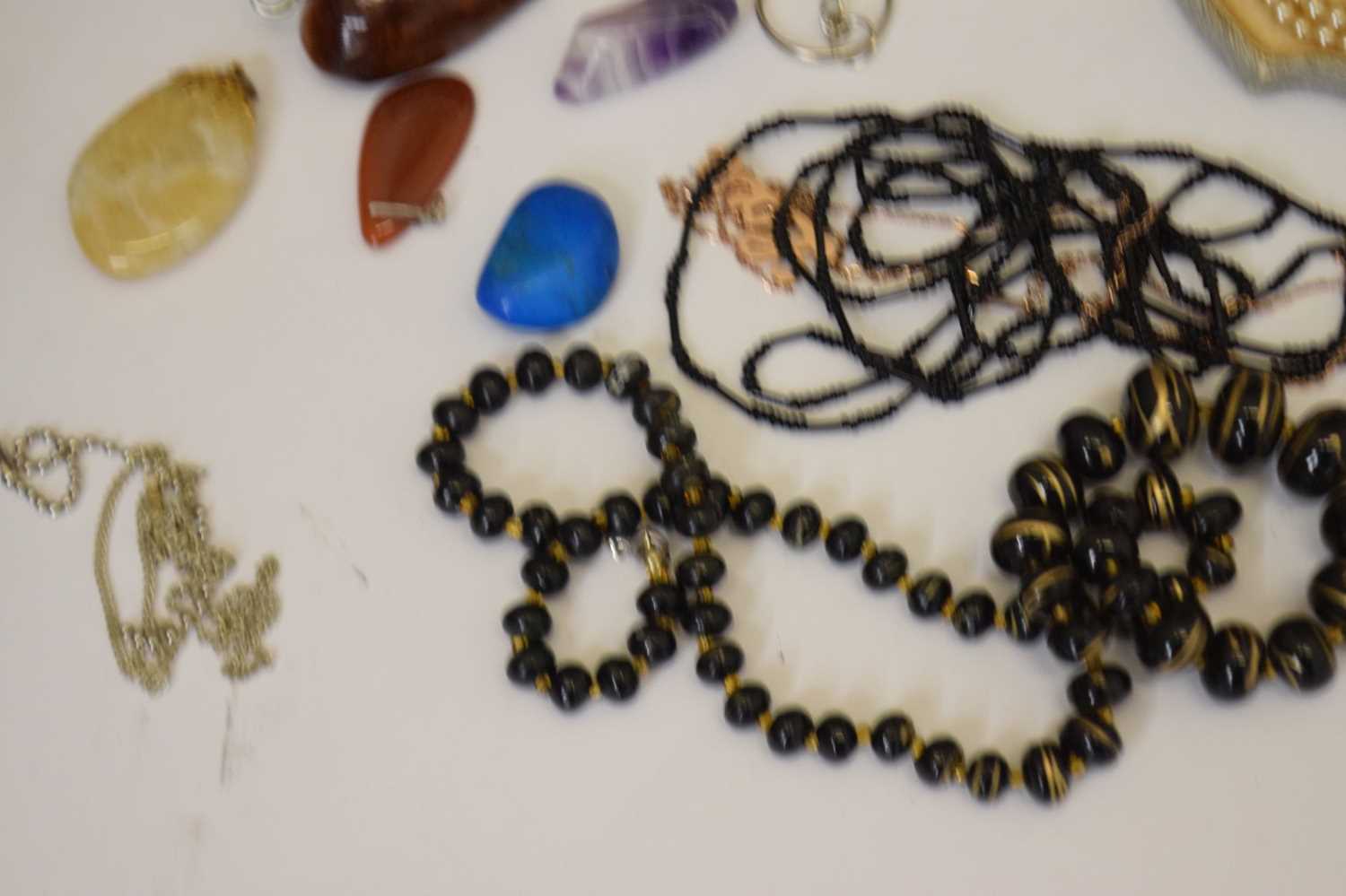 Assorted costume jewellery - Image 3 of 9