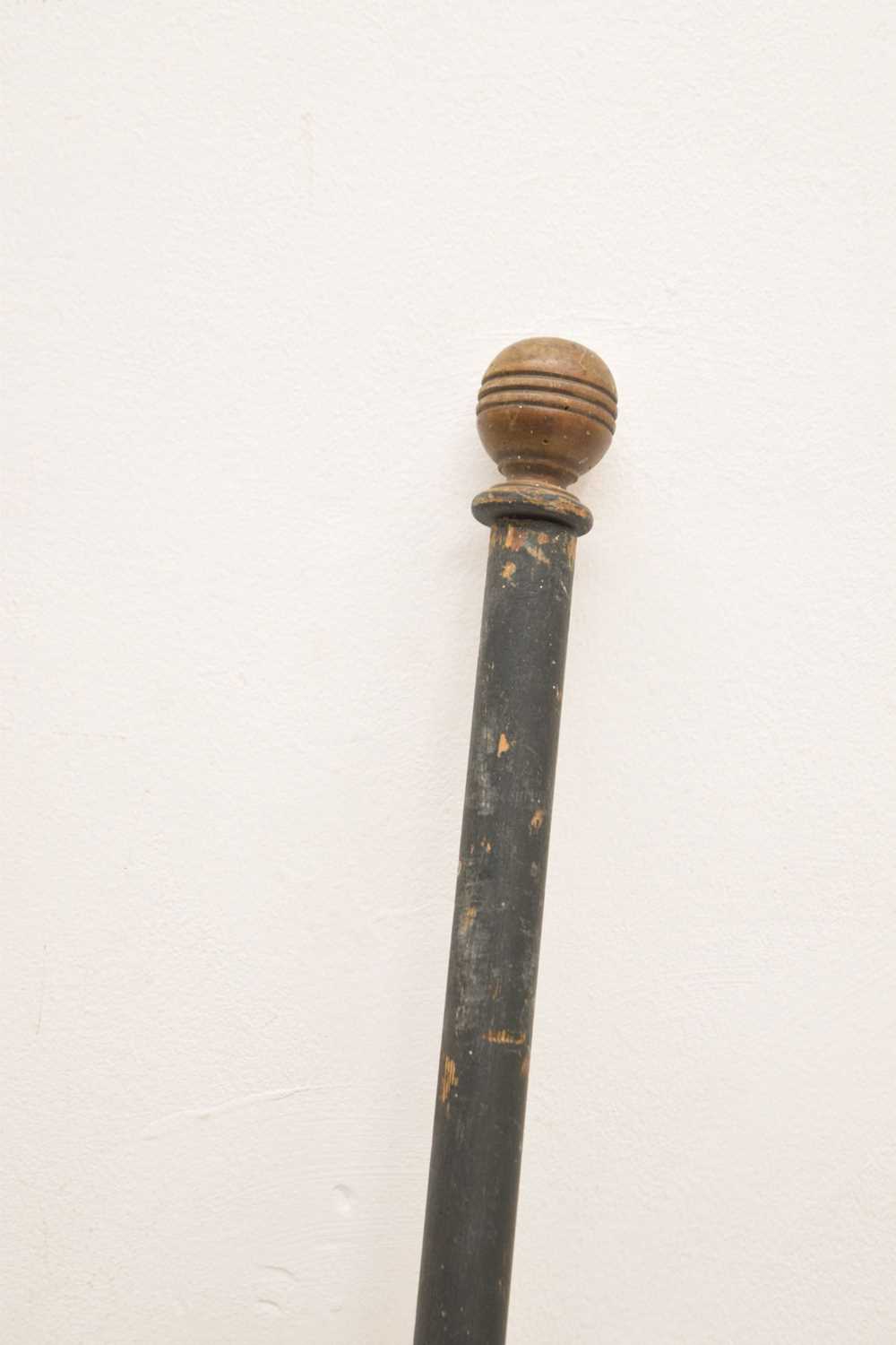 Slim wooden curtain pole - Image 6 of 7