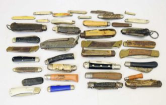 Collection of penknives and folding knives