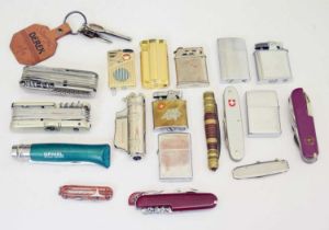 Quantity of lighters and penknives