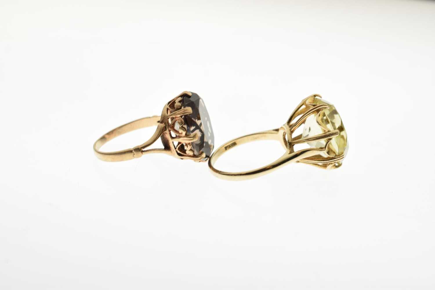 9ct gold ring set a large faceted circular citrine - Image 4 of 6