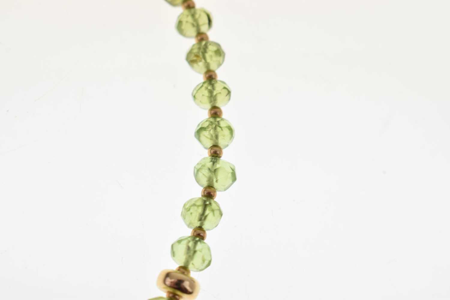 9ct gold and peridot necklace - Image 5 of 9