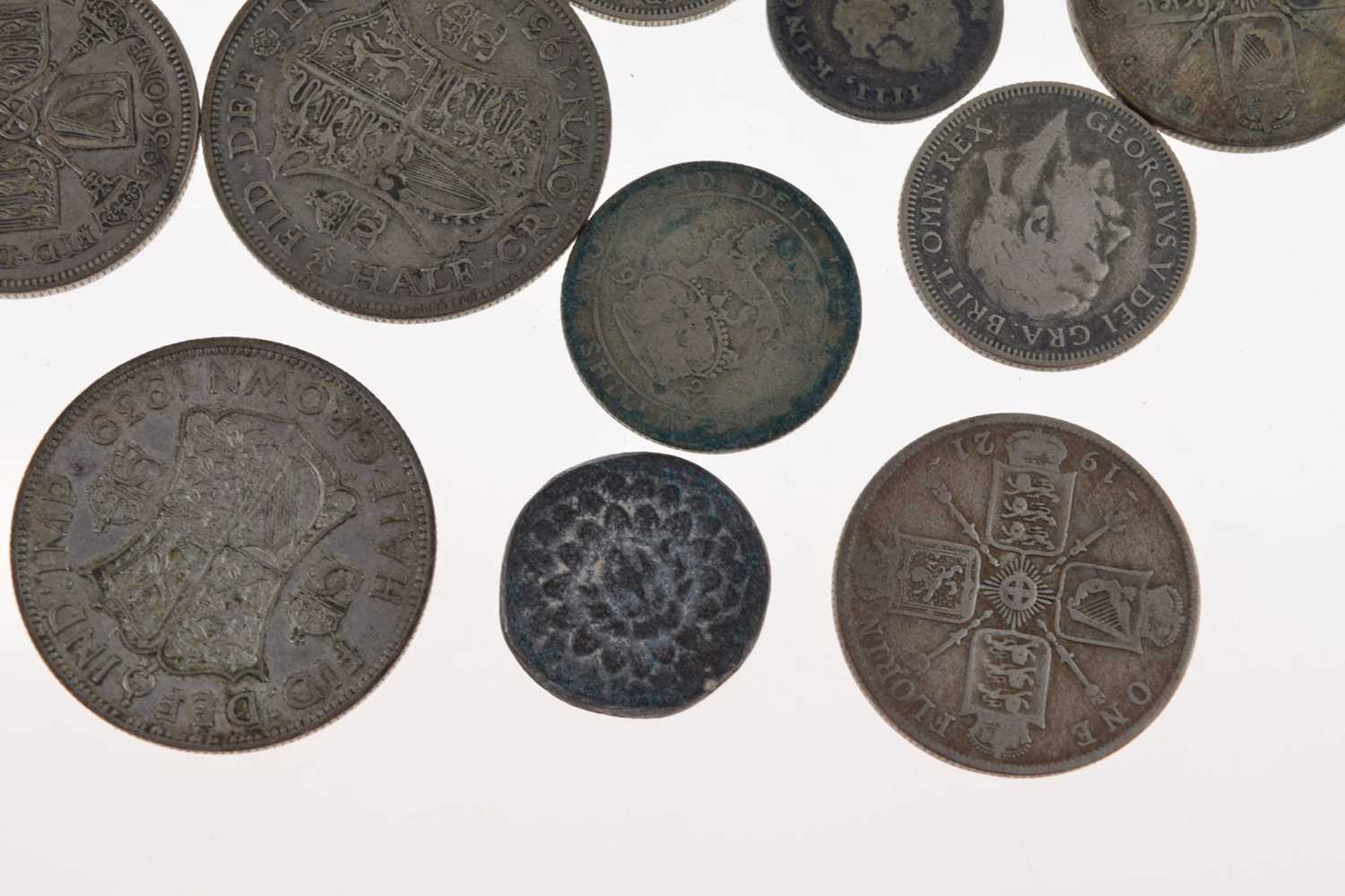 Quantity of George V and George IV silver coinage, bank token etc - Bild 7 aus 7