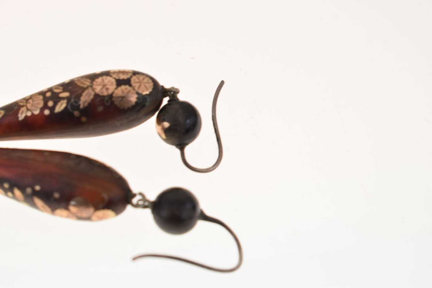 Pair of Victorian pique work tortoiseshell and gold inlaid drop earrings - Image 7 of 7