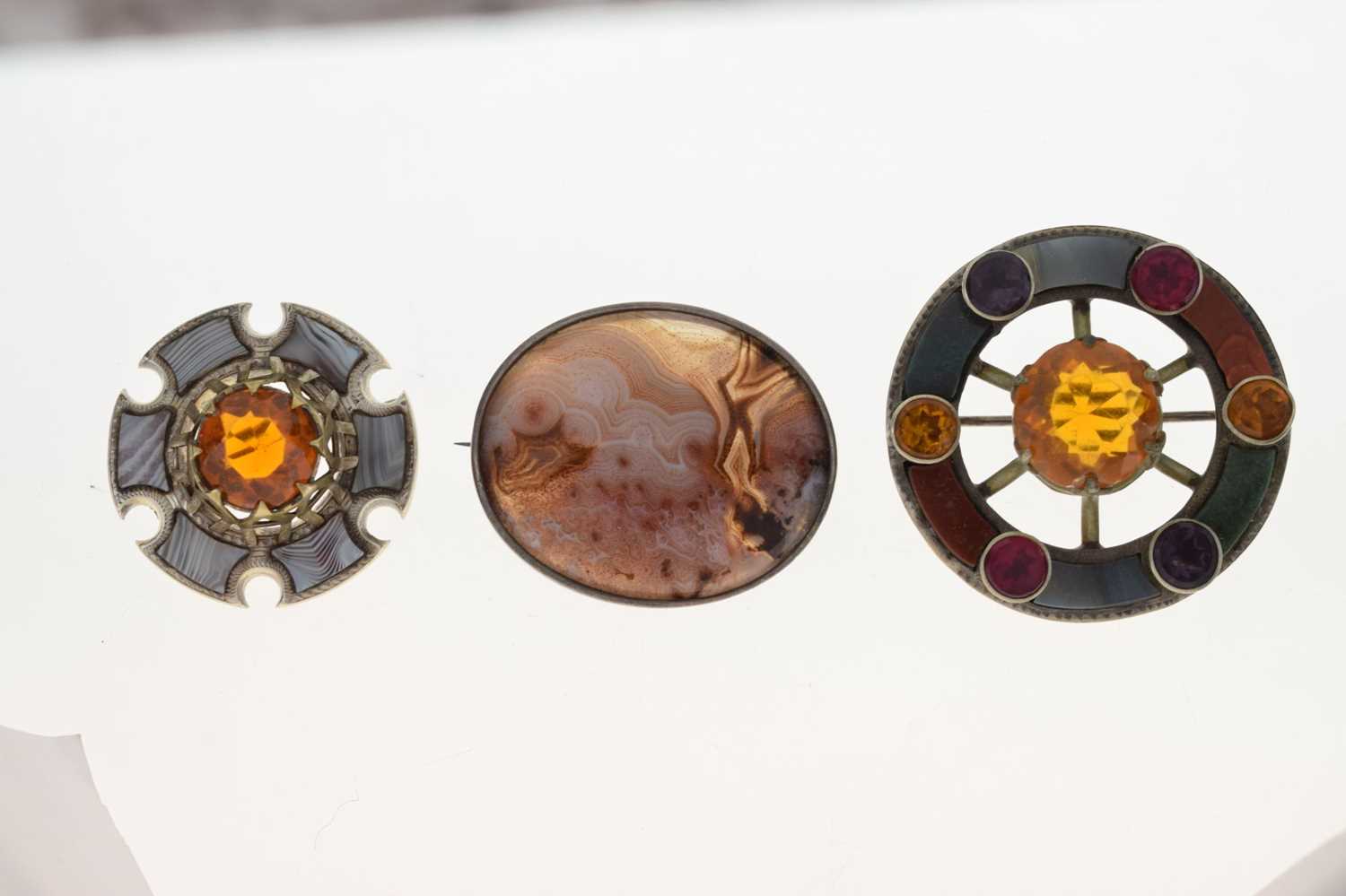Two Scottish-style agate and gem-set silver brooches - Image 8 of 8