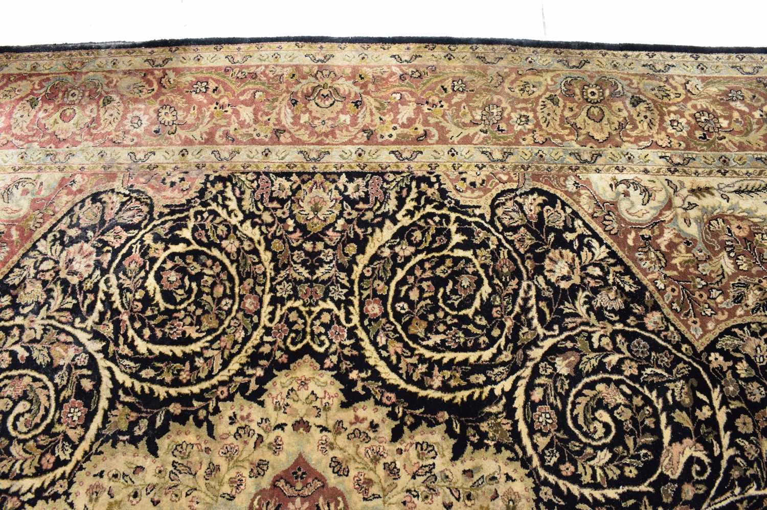 Large Indian machine-made wool carpet - Image 9 of 14