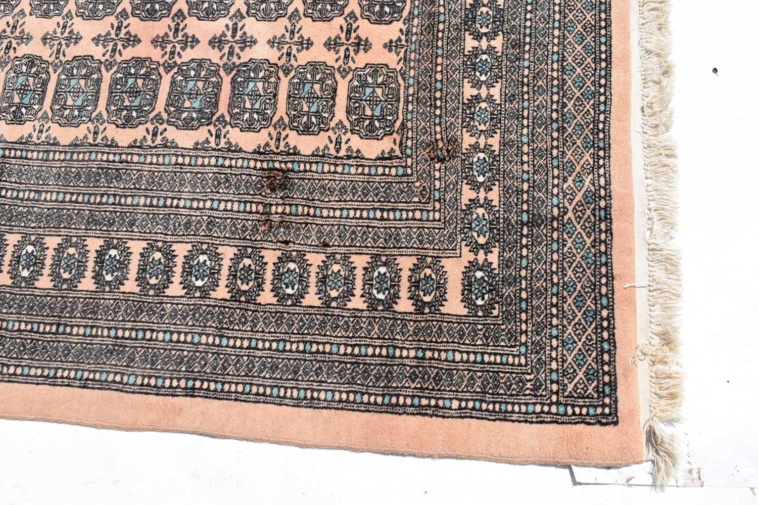 Machine made Afghan-style wool rug - Image 8 of 13