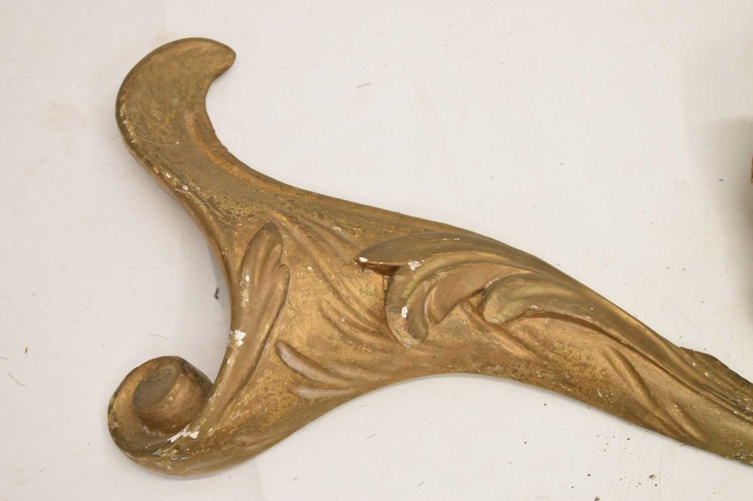 18th century carved giltwood cresting - Image 2 of 9