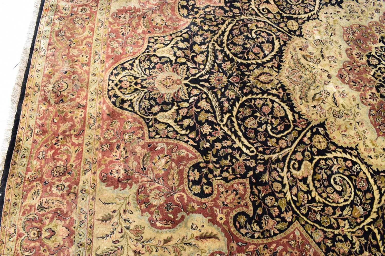 Large Indian machine-made wool carpet - Image 5 of 14