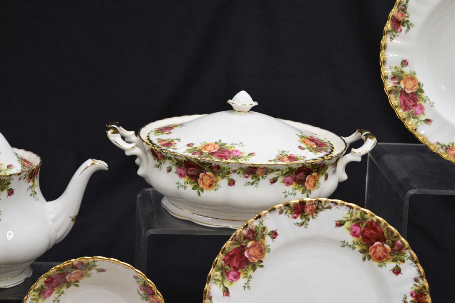 Royal Albert 'Old Country Roses' six person service - Image 7 of 16