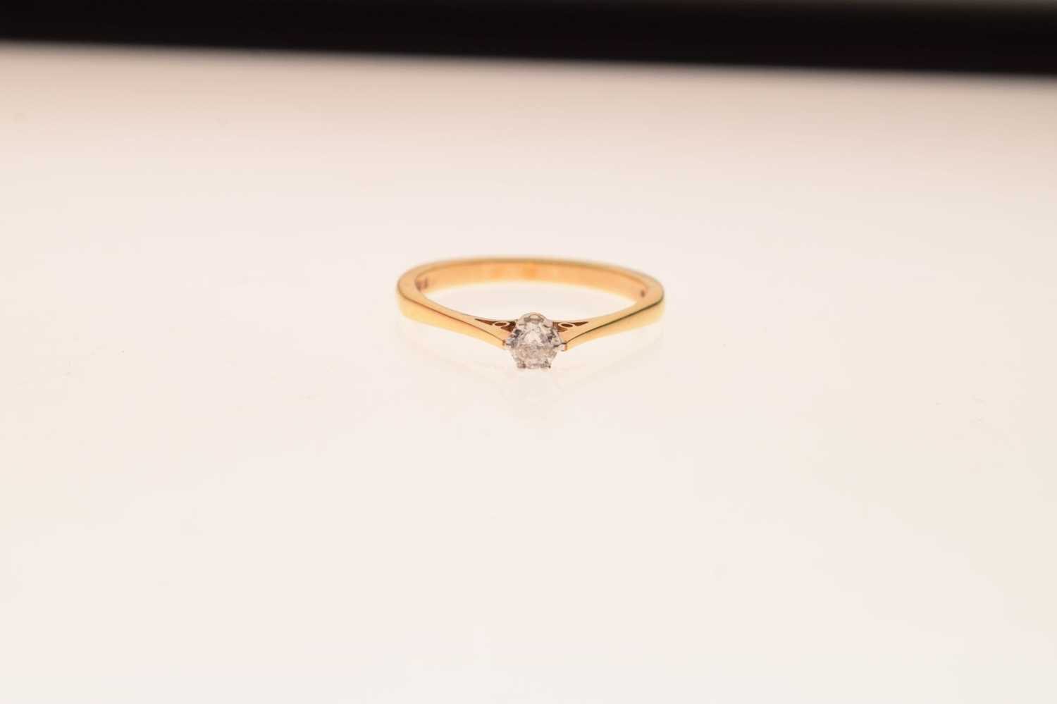 18ct gold solitaire diamond ring - Image 6 of 6