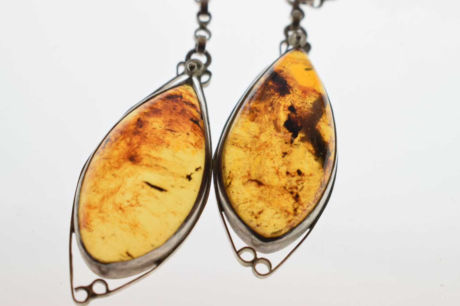 Group of amber jewellery - Image 4 of 11