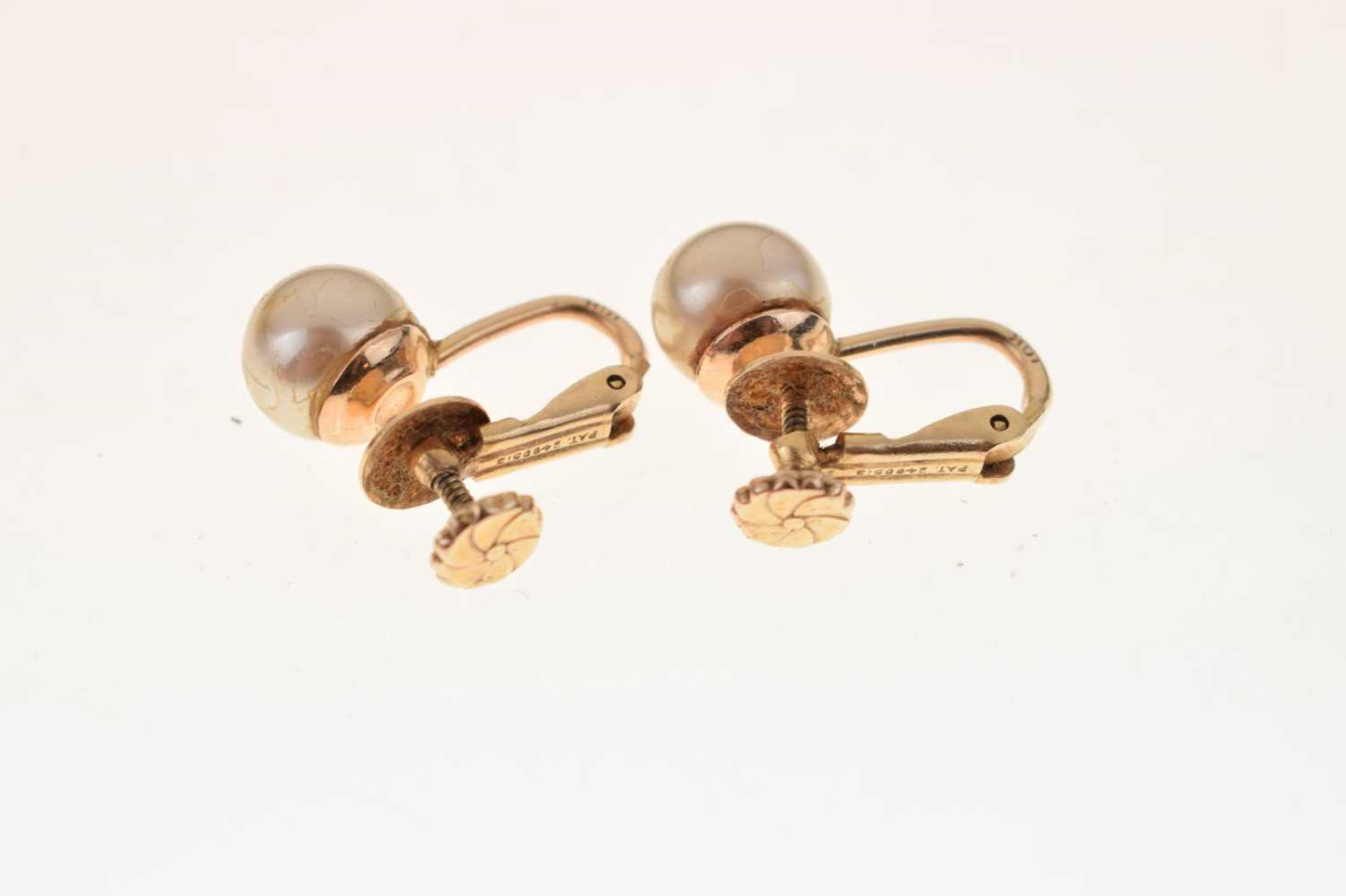 Two pairs of pearl earrings - Image 5 of 5