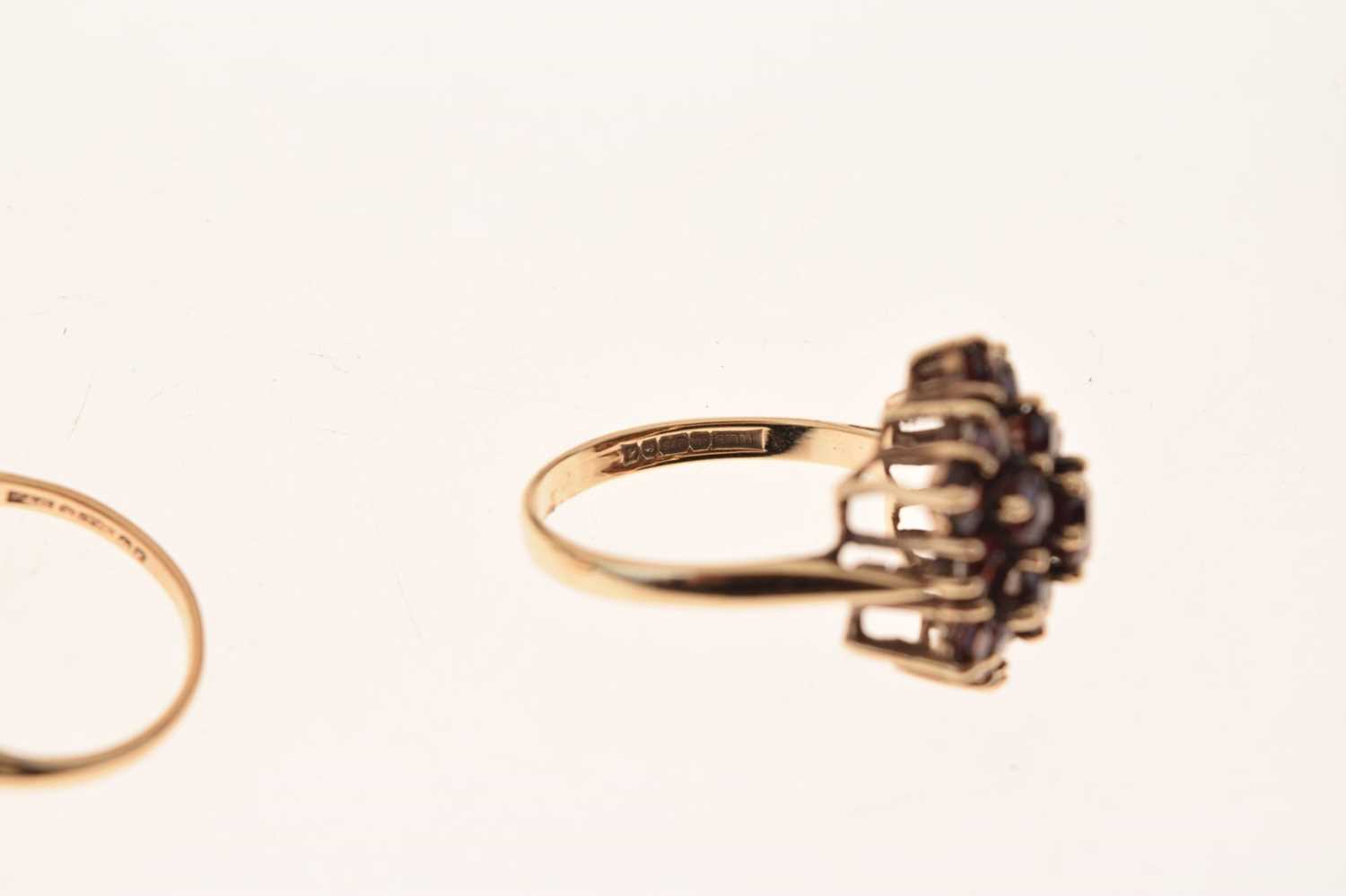 Two 1970s period dress rings - Image 7 of 9