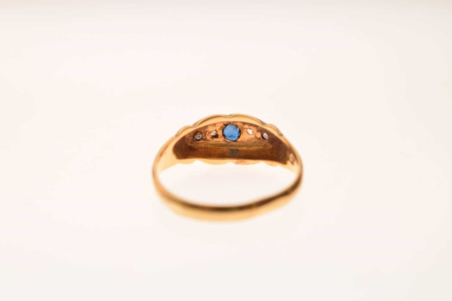 Early 20th century garnet-topped doublet, sapphire and diamond 18ct yellow gold ring - Image 3 of 6