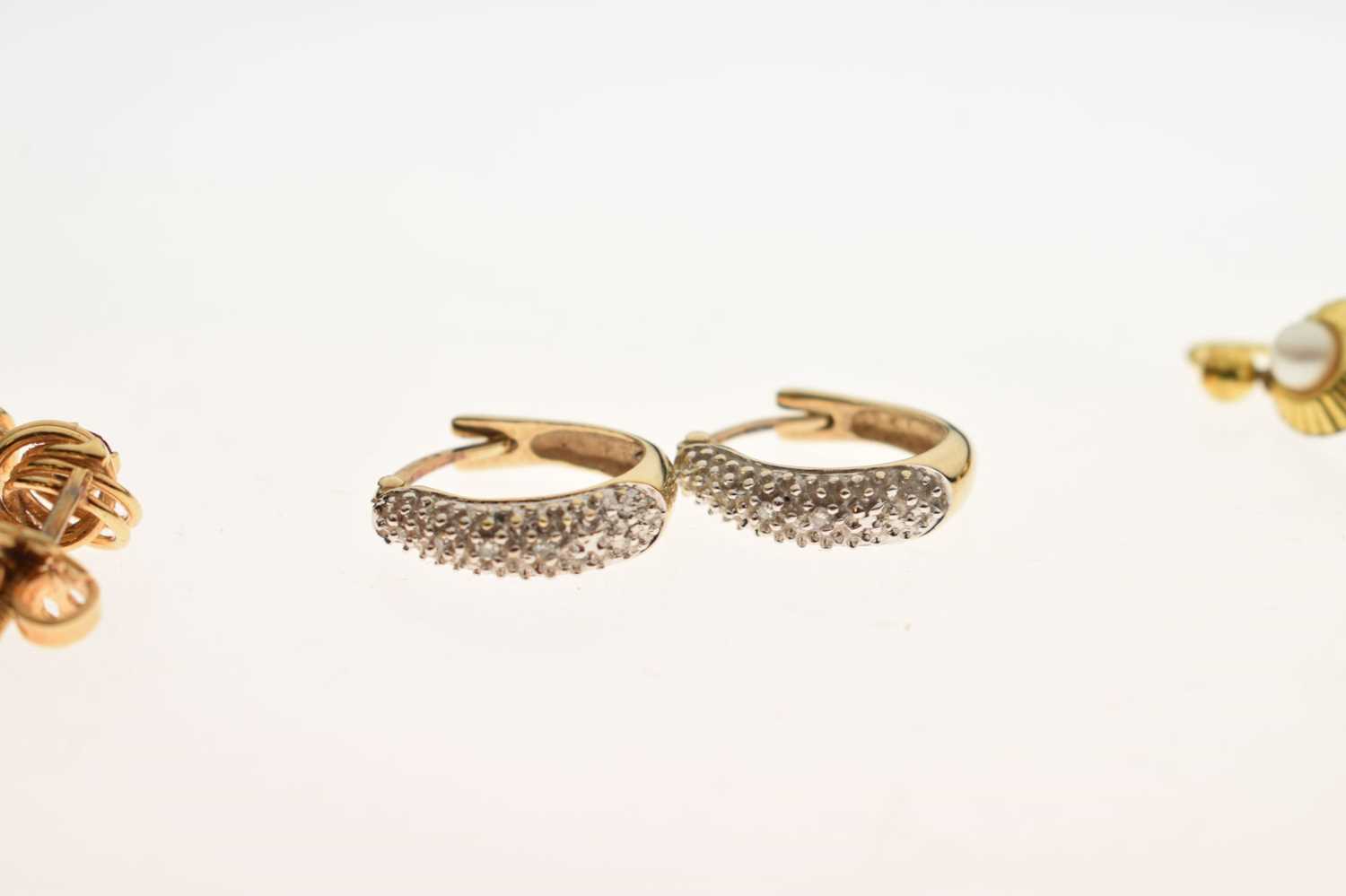 Diamond 9ct gold hoop earrings - Image 6 of 10