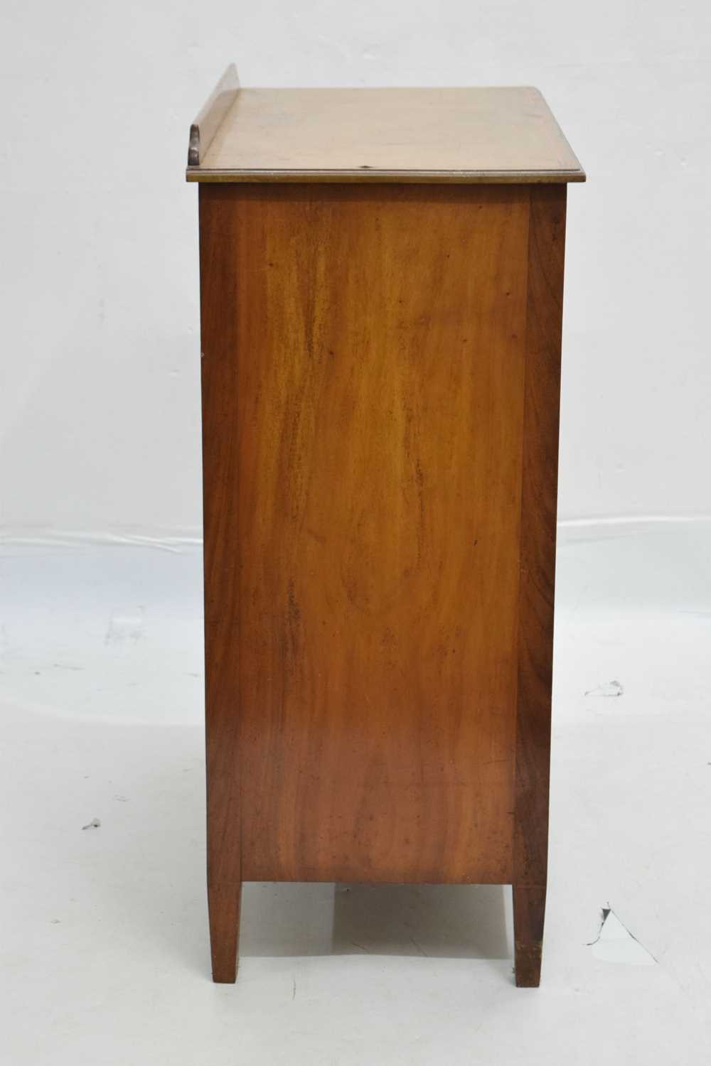 Mahogany inlaid twin door cabinet - Image 3 of 8