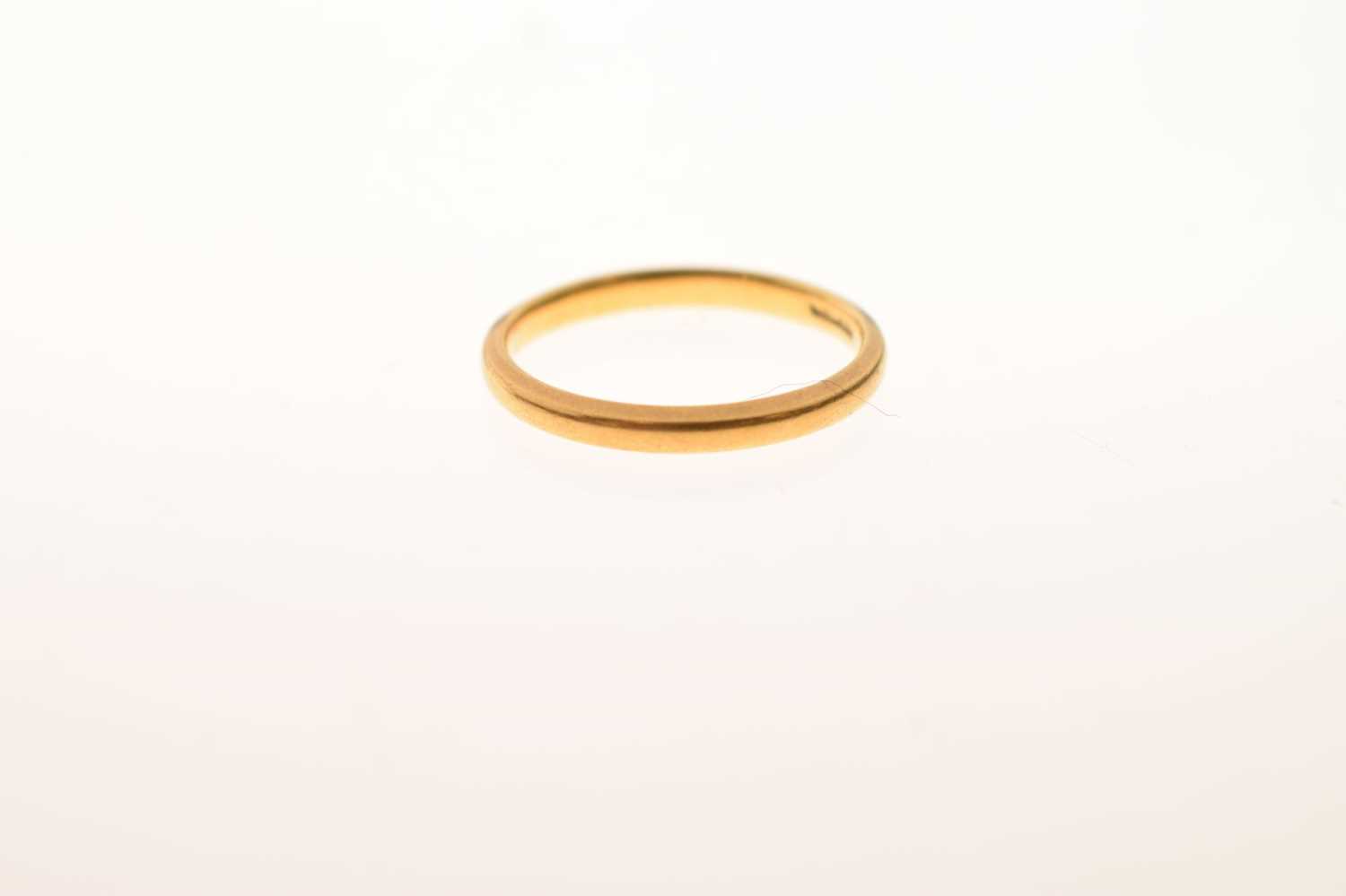 22ct gold wedding band - Image 2 of 5