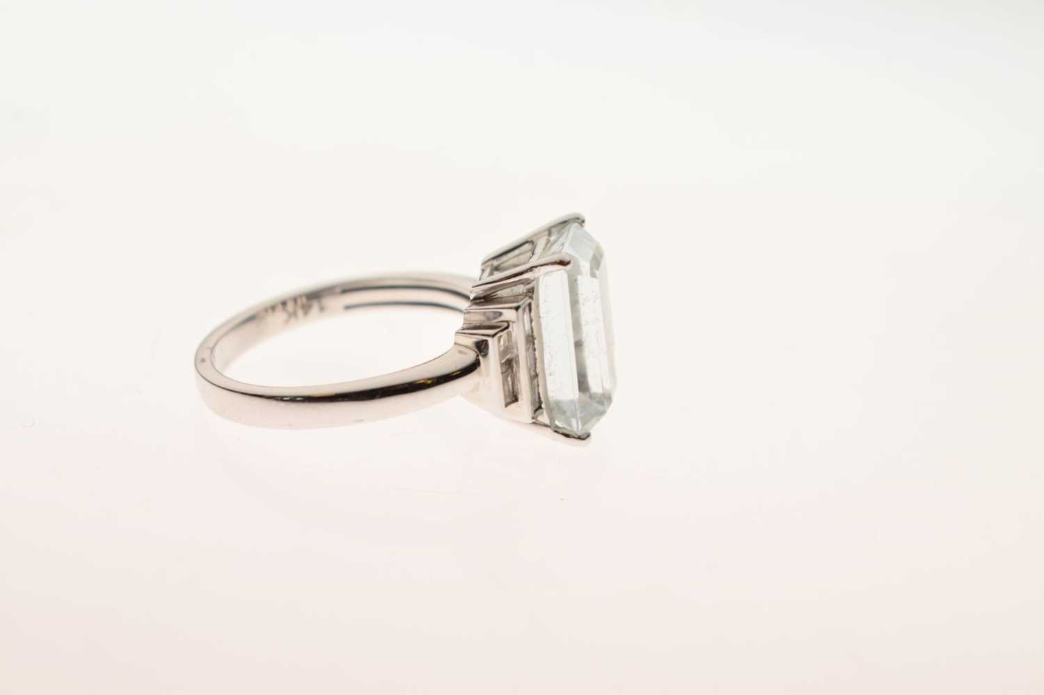 Aquamarine and diamond 14ct white gold ring - Image 4 of 7