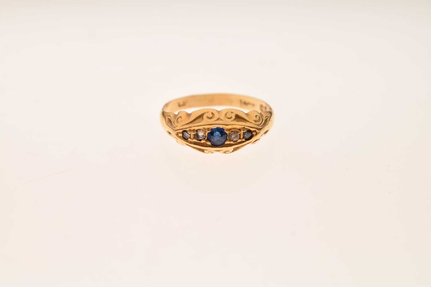 Early 20th century garnet-topped doublet, sapphire and diamond 18ct yellow gold ring - Image 6 of 6