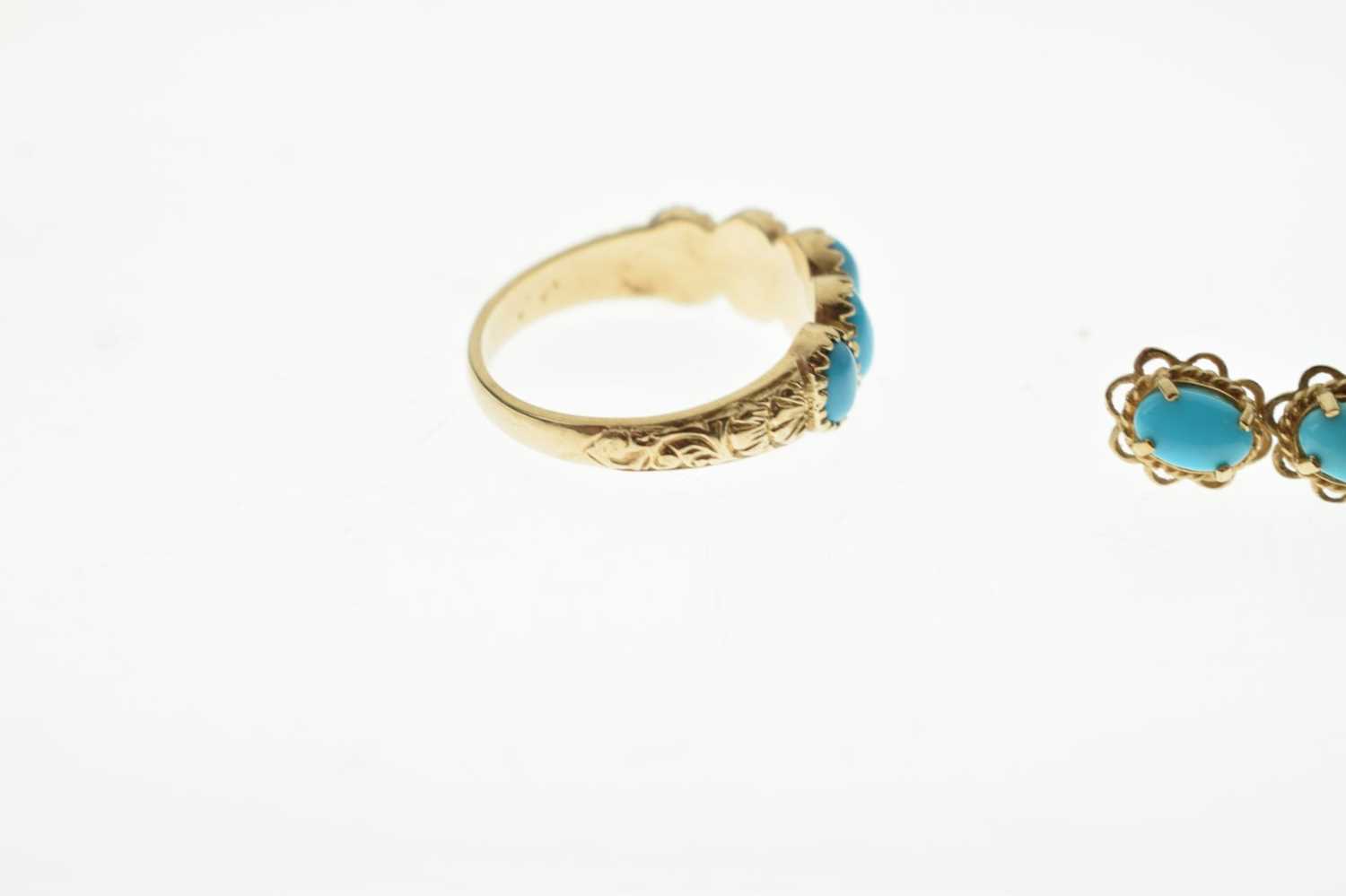 Turquoise five-stone 9ct gold ring and two pairs of turquoise earrings (3) - Image 5 of 9