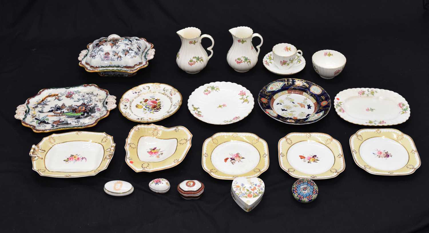 Quantity of Victorian and later ceramics