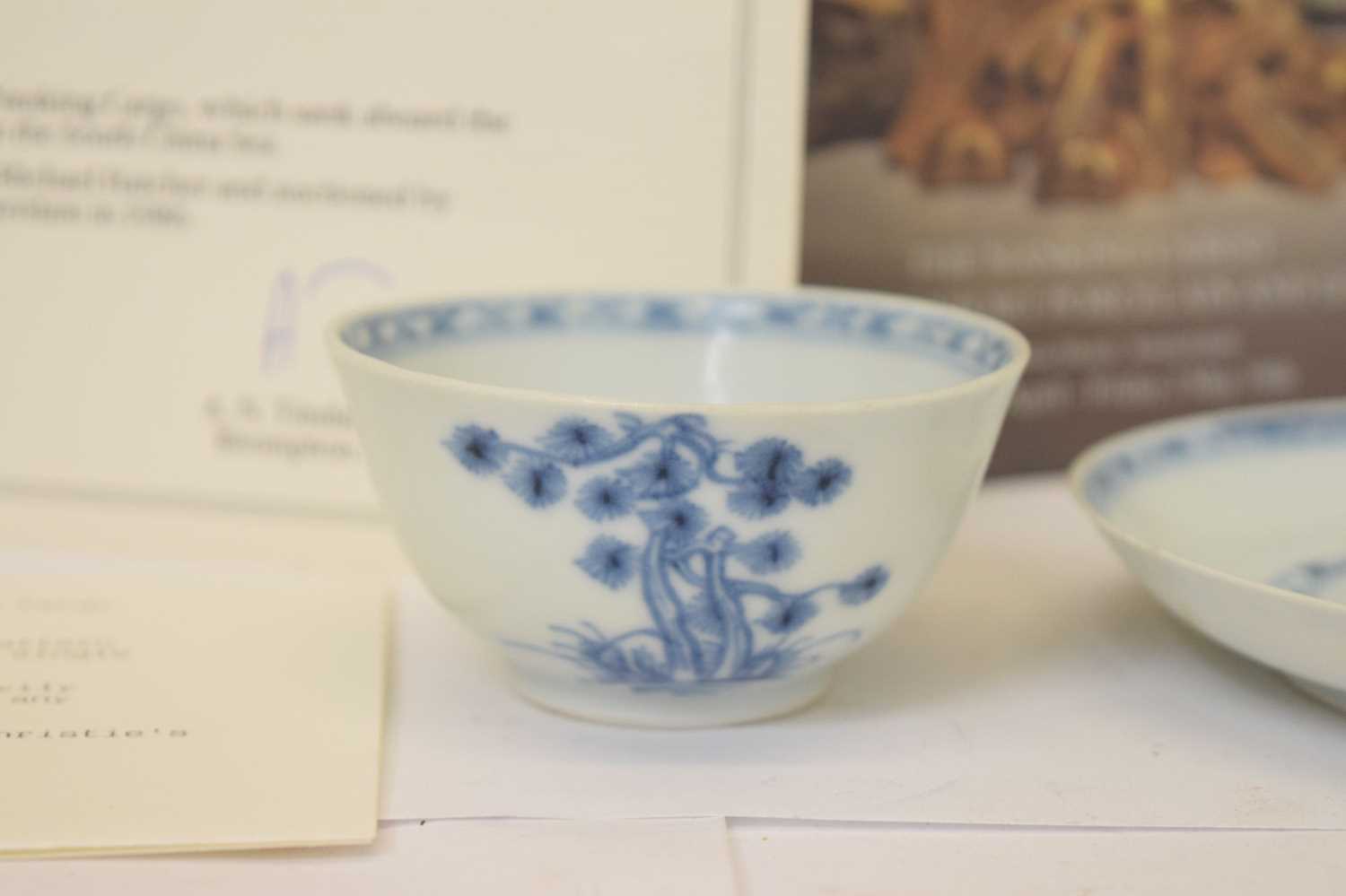 Nanking cargo porcelain tea bowl and saucer - Image 3 of 11