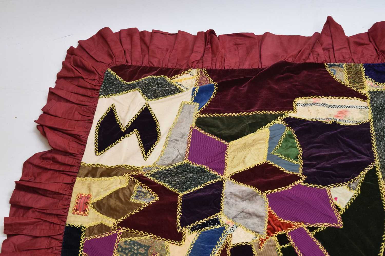 Late 19th/early 20th century patchwork quilt - Image 3 of 8