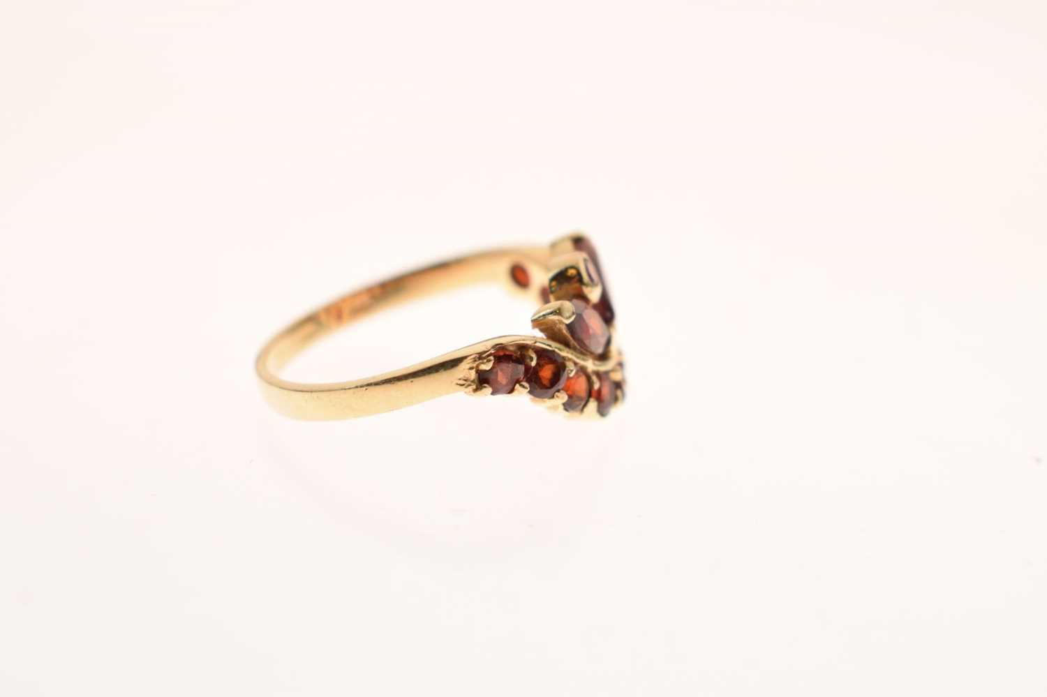 Garnet multi-stone dress ring, stamped '14K' - Image 4 of 6