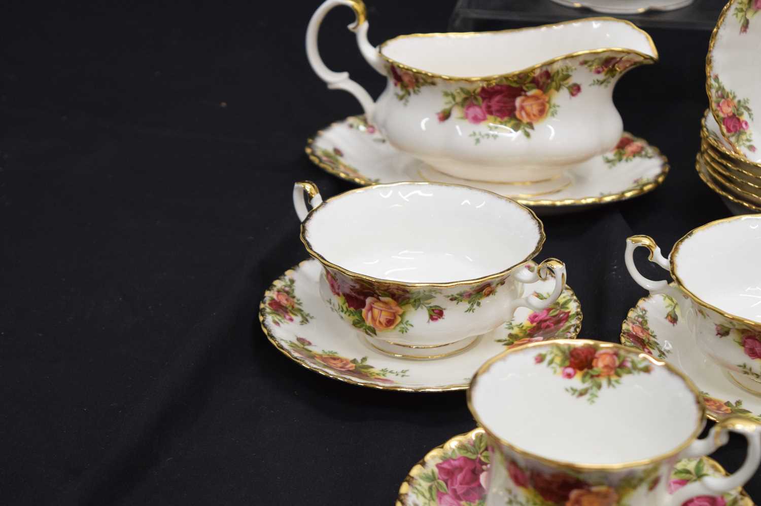 Royal Albert 'Old Country Roses' six person service - Image 14 of 16