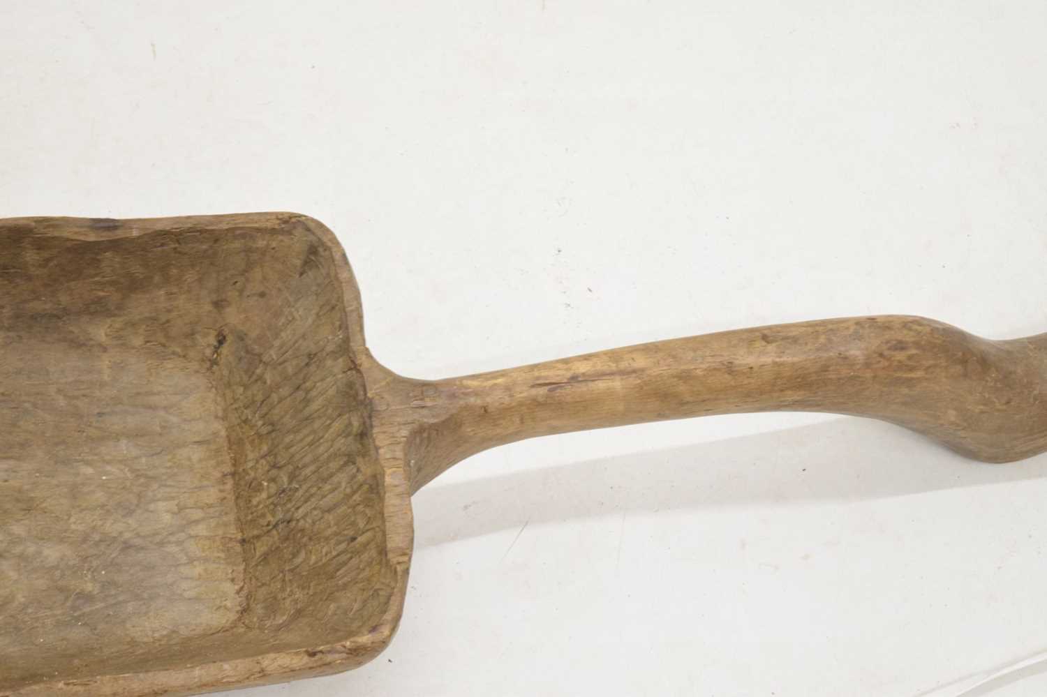 Rustic wooden malt shovel - Bild 4 aus 7