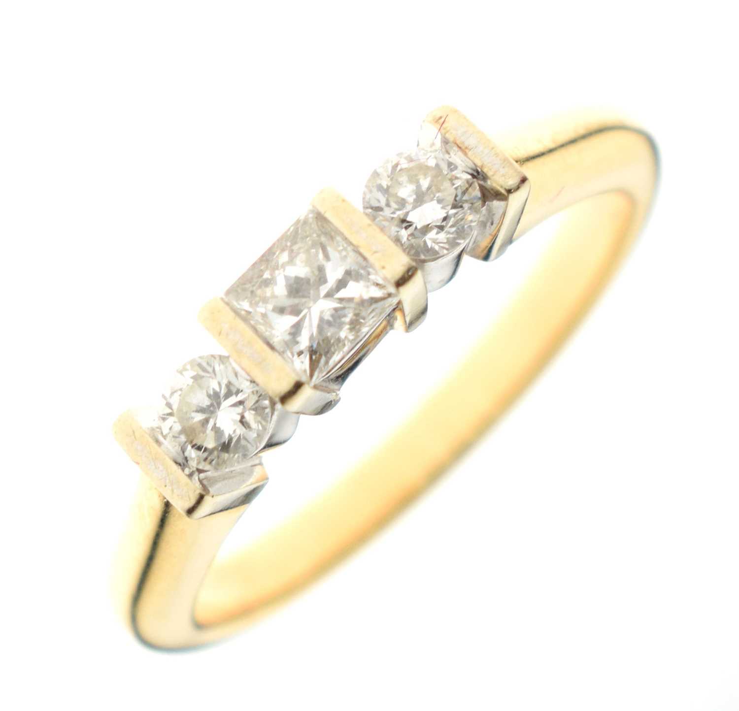 18ct gold three-stone diamond ring