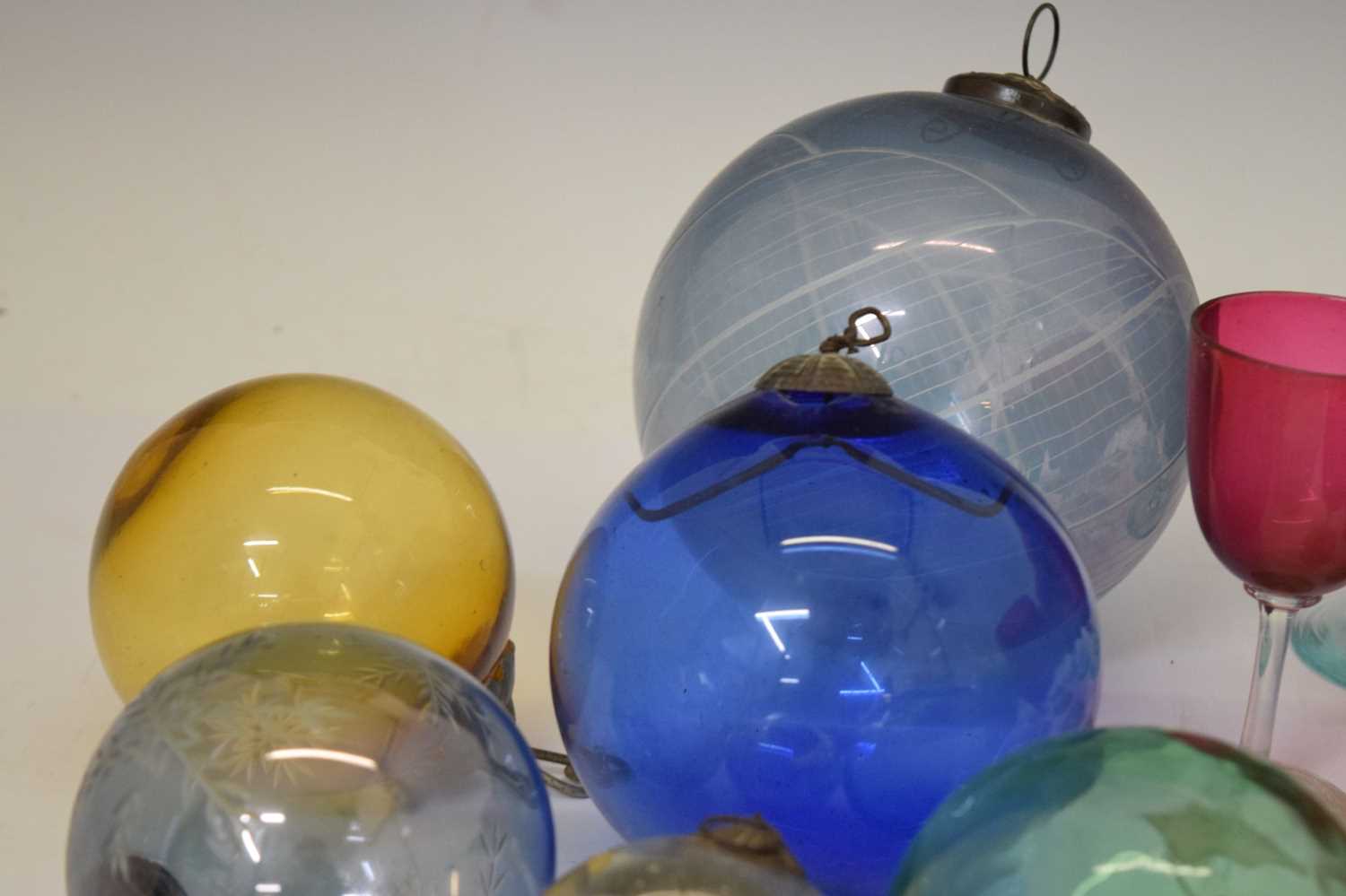 Quantity of coloured glass and glass globes/balls, etc - Image 5 of 11