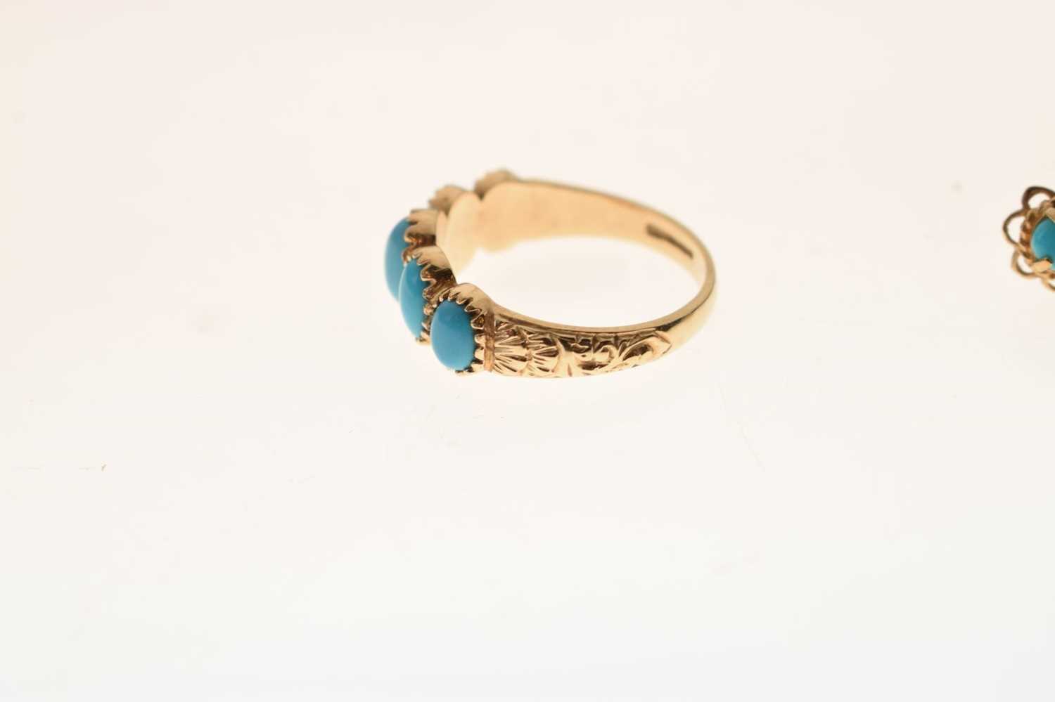 Turquoise five-stone 9ct gold ring and two pairs of turquoise earrings (3) - Image 4 of 9