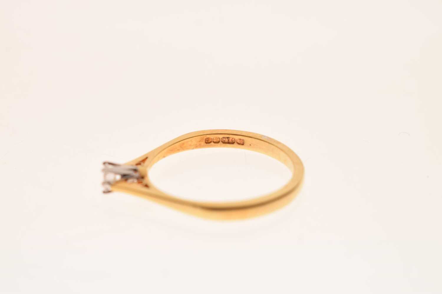 18ct gold solitaire diamond ring - Image 5 of 6