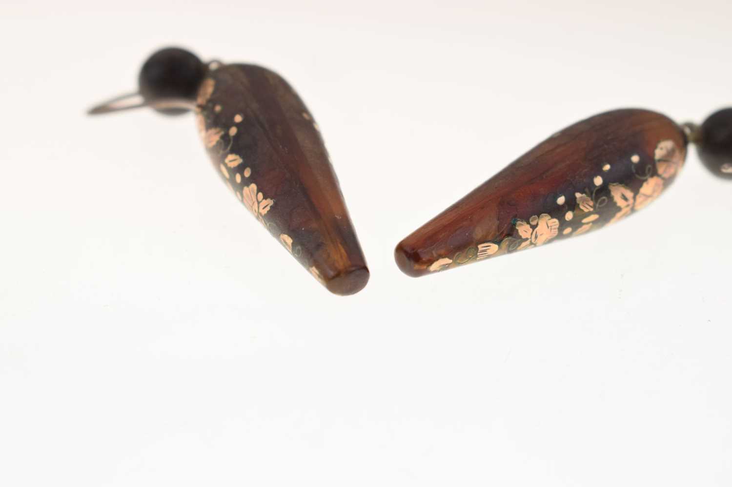 Pair of Victorian pique work tortoiseshell and gold inlaid drop earrings - Image 6 of 7