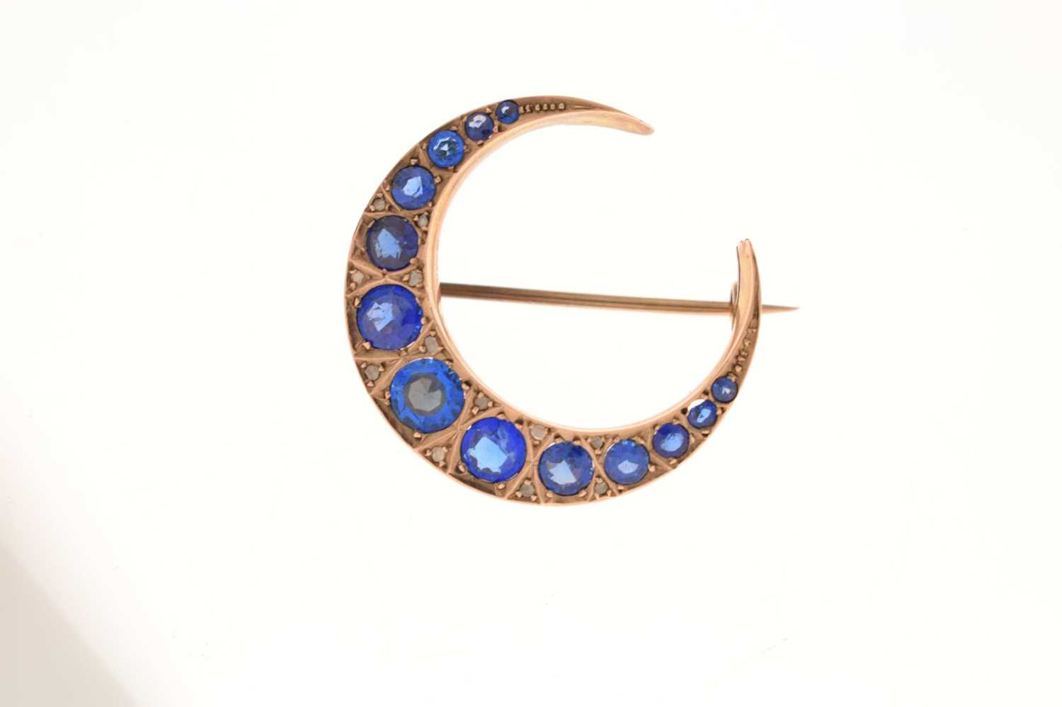 Edwardian 9ct gold crescent shaped brooch - Image 4 of 4