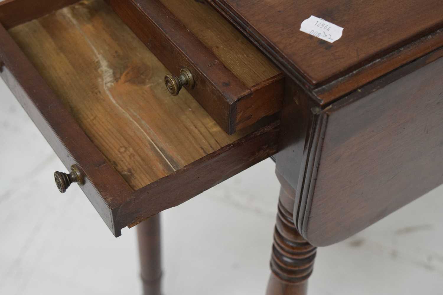 Early 19th century mahogany Pembroke/work table - Image 6 of 7