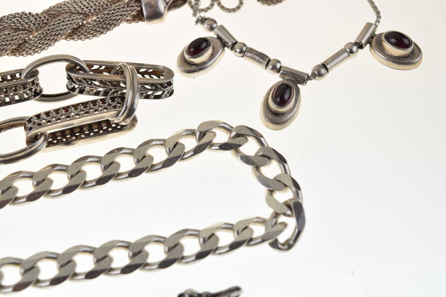 Assorted silver and white metal jewellery - Image 9 of 13