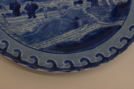 18th century Chinese Export blue and white porcelain 'van Frytom' or 'Deshima Island' pattern plate - Image 4 of 13