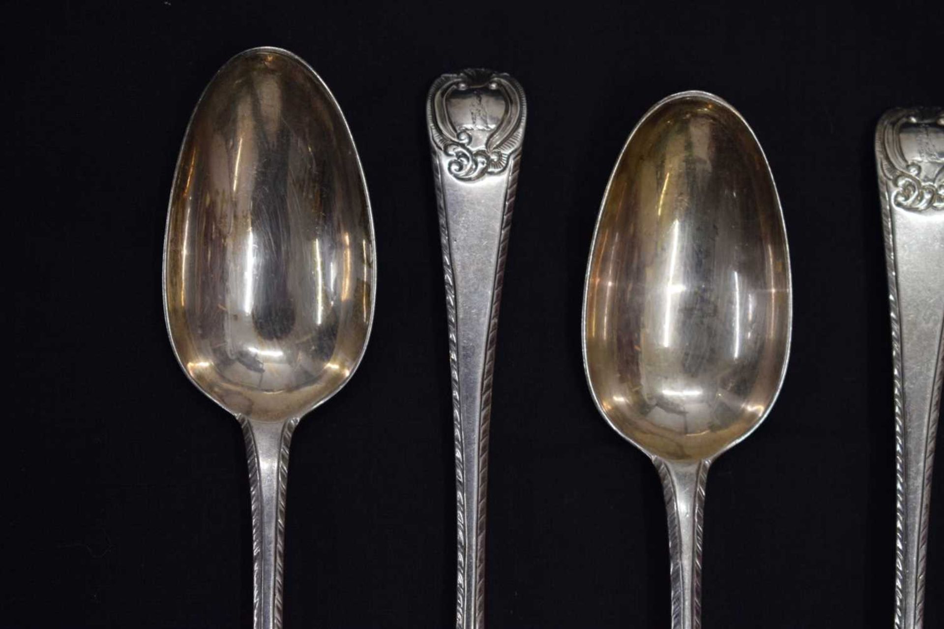 Set of twelve George III silver tablespoons - Image 2 of 18