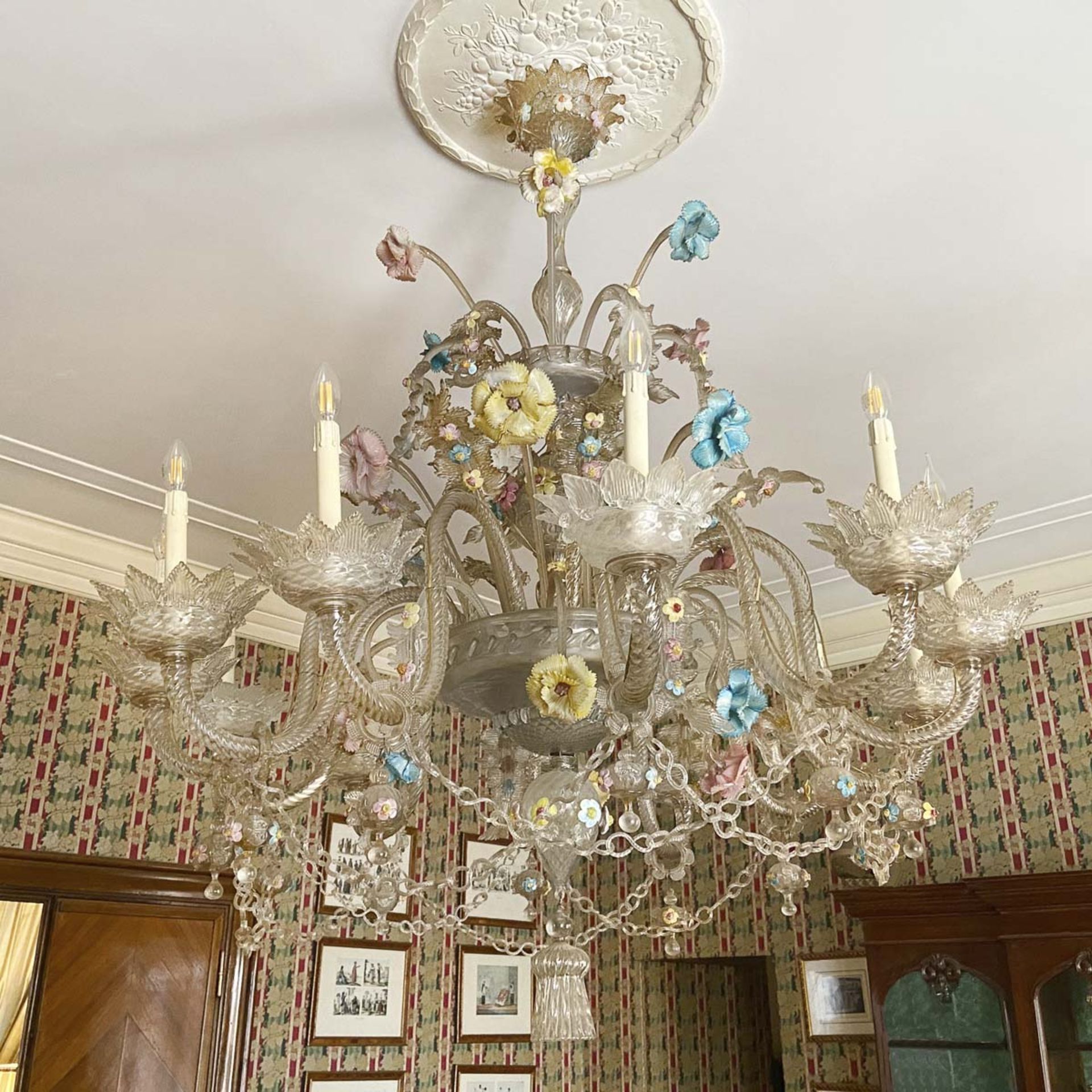12-light chandelier in transparent glass and polychrome glass - Image 2 of 2