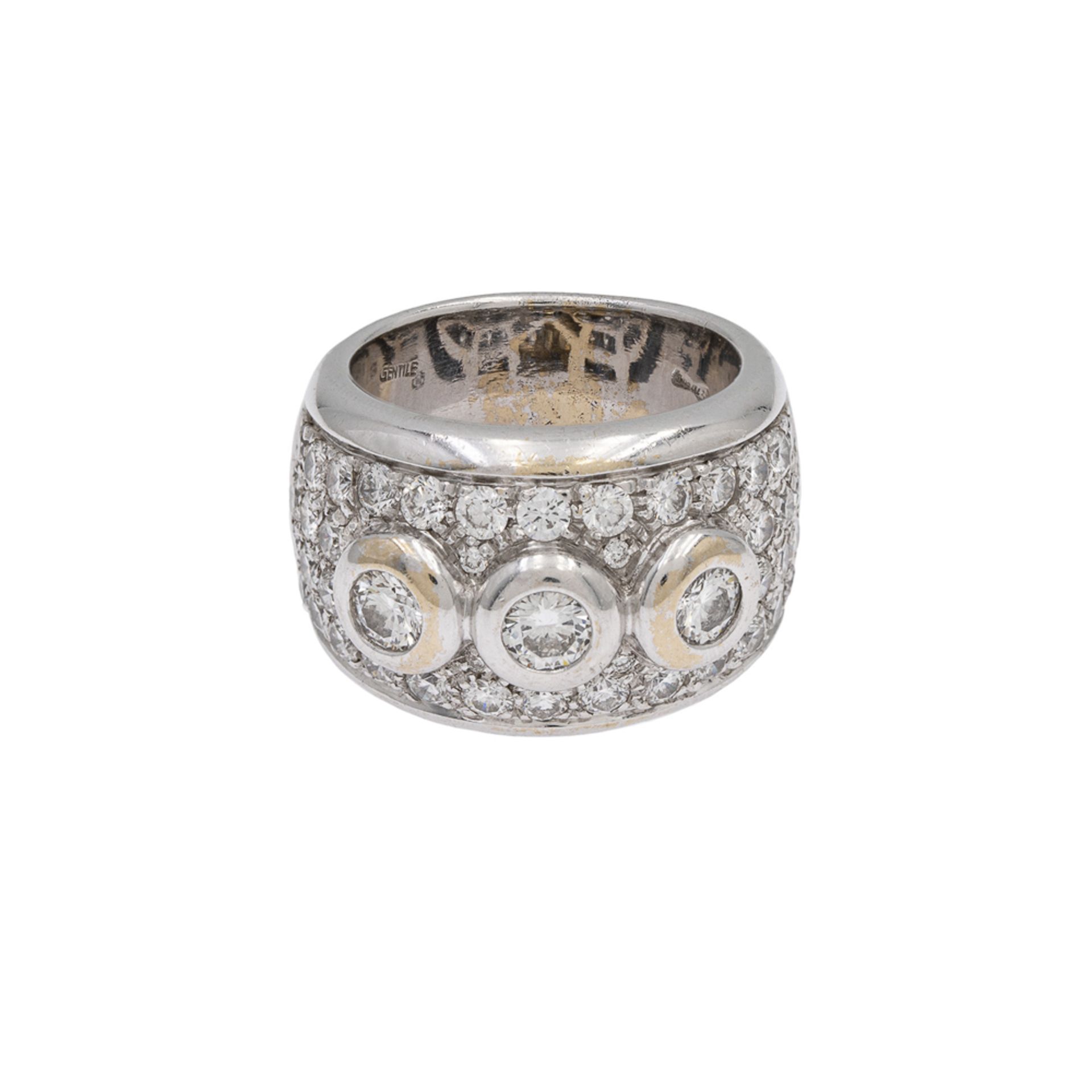 18kt white gold ring with three diamonds - Image 2 of 2