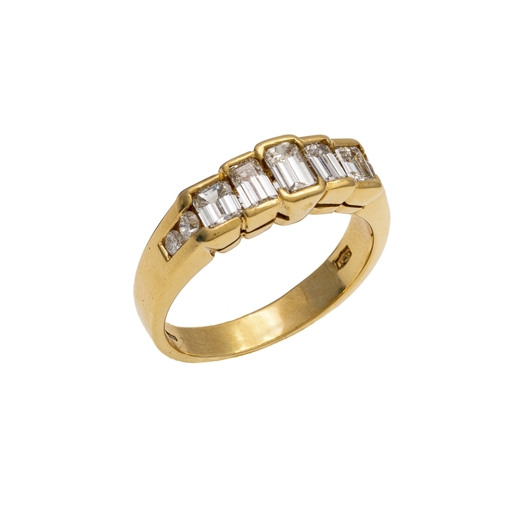 18kt yellow gold and five diamonds ring
