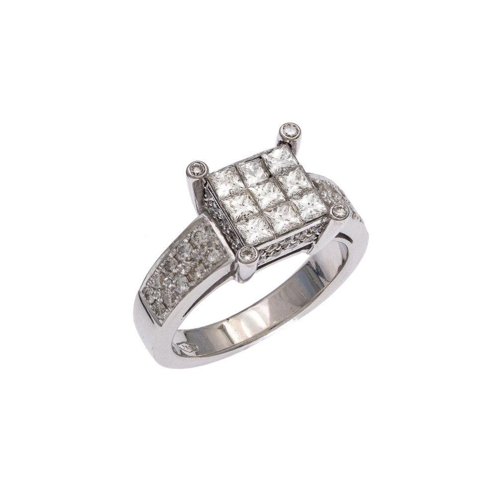 18kt white gold and diamond ring