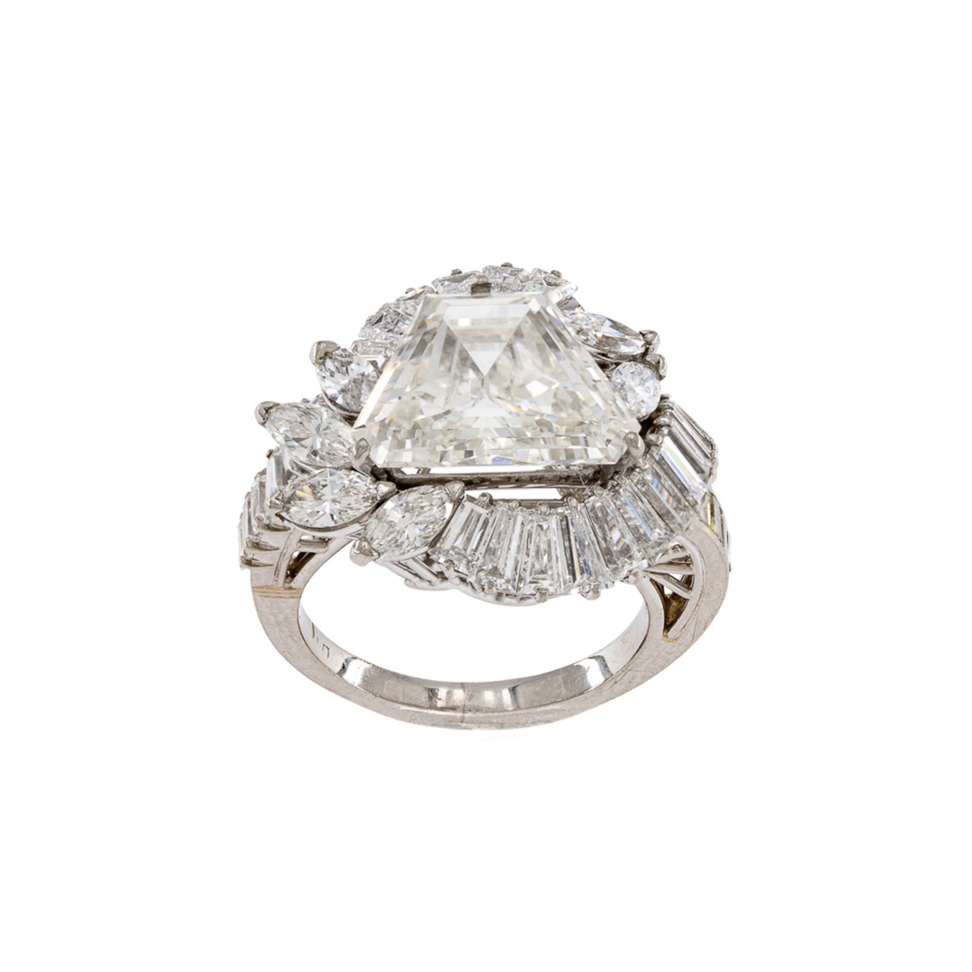Ring with a triangular diamond with cut off corners 4.38 ctcorners 4.38 ct