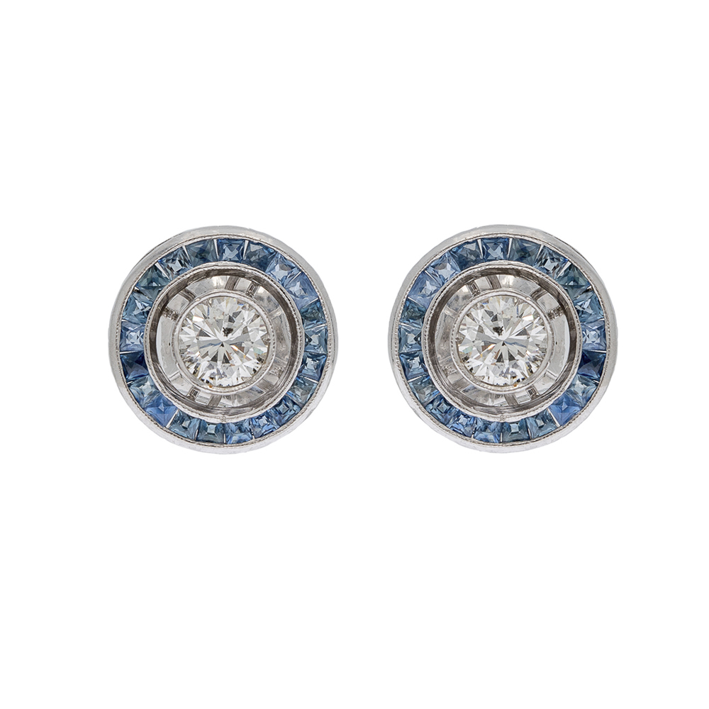 Decò platinum lobe earrings with two diamonds and sapphires