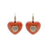 18kt yellow gold earrings with coral hearts